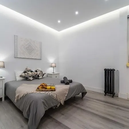 HomeAbroad Apartments - Deluxe Madrid Center Extérieur photo