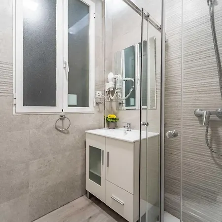 HomeAbroad Apartments - Deluxe Madrid Center Extérieur photo