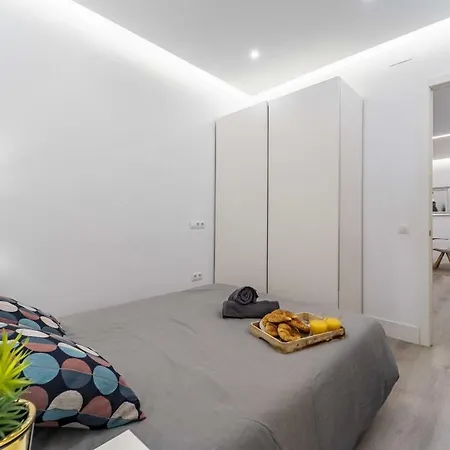 HomeAbroad Apartments - Deluxe Madrid Center Extérieur photo