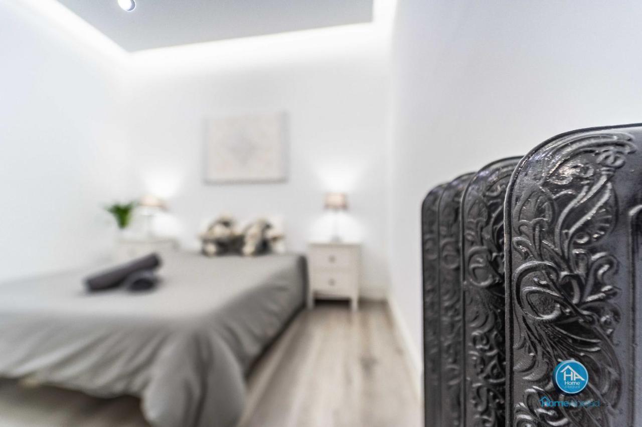 Modern Boutique In The Heart Of Apartament